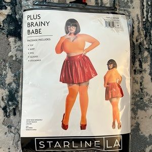 Plus brainy babe